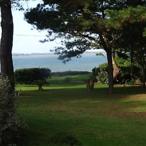 Ty Too, Dans Les Bois, Face Hébergement de vacances